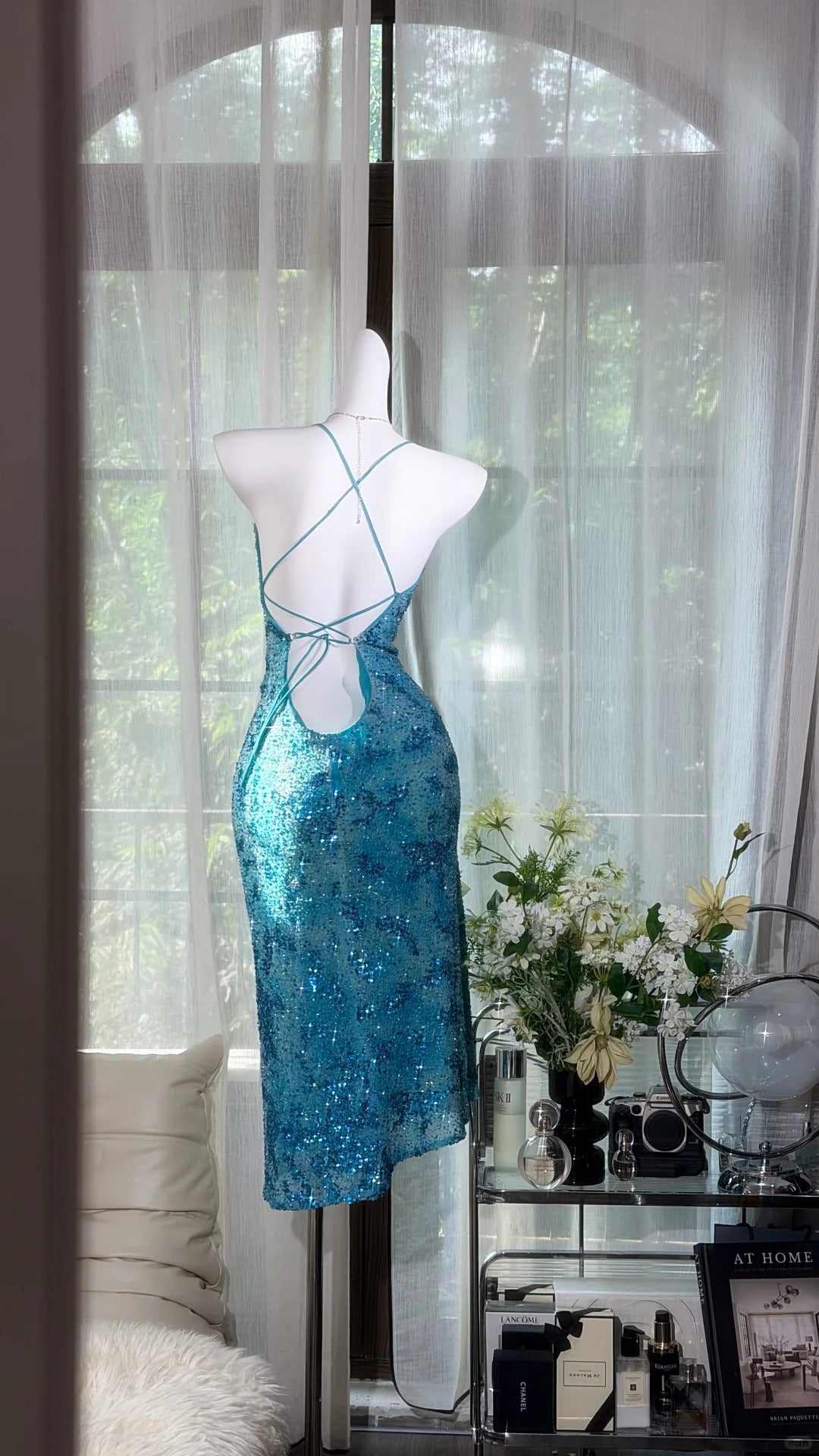 Klassisches Meerjungfrau-Neckholder-Kleid in Blau mit Pailletten und Perlen, mittellang, Teelänge, für den Abschlussball, Inspo, formelle Outfits RB4509