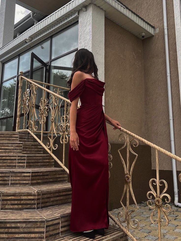 Elegante Abschlussballkleider für die Oberstufe – Inspirationen für den Schulball: A-Linien-Kleid, schulterfrei, burgunderrot mit Ärmeln, halbformelles langes Abschlussballkleid für Teenager (AB1970)