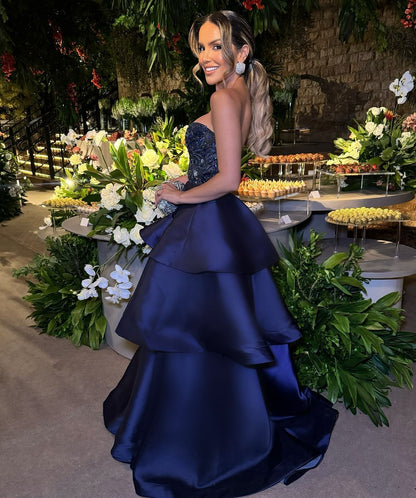 Elegantes, trägerloses, marineblaues Ballkleid aus Satin mit Perlenbesatz – Inspiration für formelle Abendkleider für Damen (AB1215)