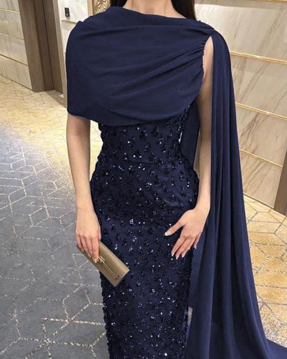 Robe de soirée élégante bleu marine à sequins avec cape, fourreau raffiné, idéale pour un bal de promo ou un dîner chic (AB2046)