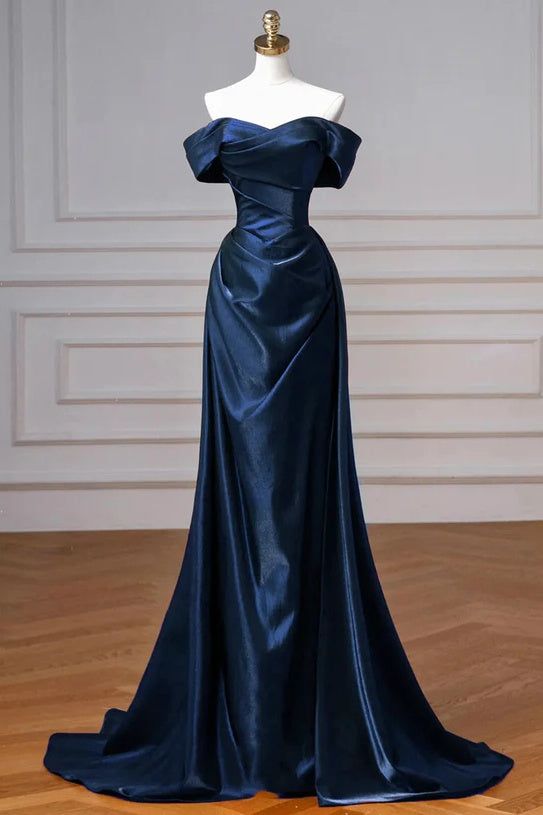 Robe de bal bleu marine à épaules dénudées et traîne amovible N1853