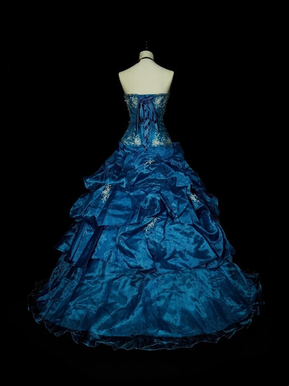 Robe de bal vintage en organza bleu à volants, bustier cœur, idéale pour les 16 ans (Quinceañera), longueur 15 pouces (réf. N1462)