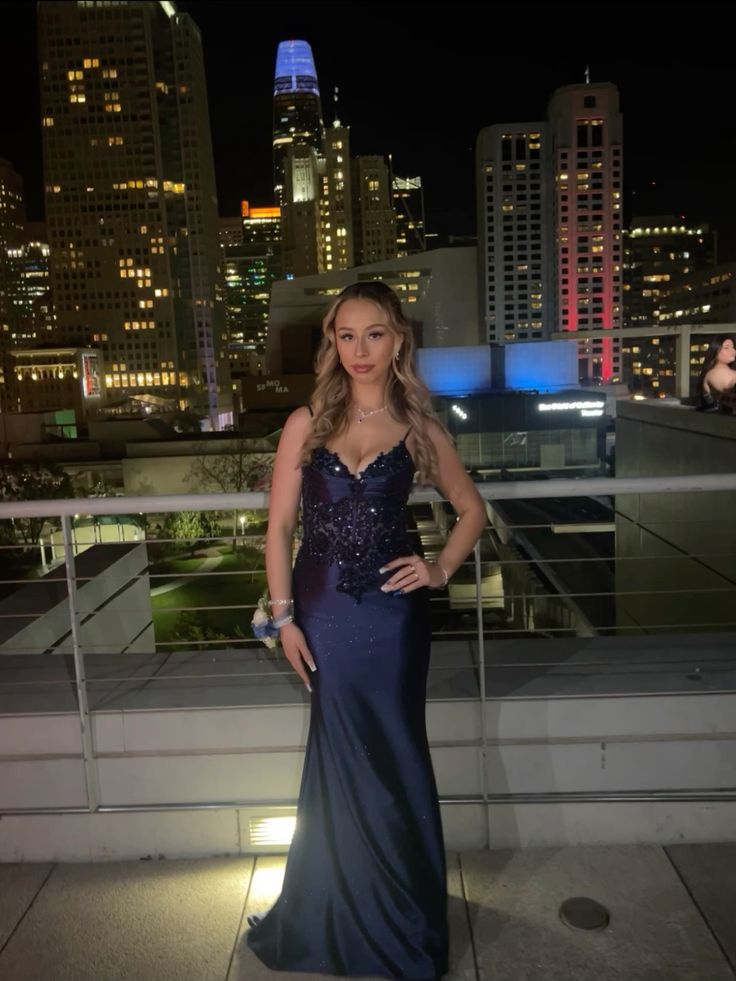 Robe de bal sirène bleu marine à fines bretelles, robe de bal longue bleu nuit, inspiration robe de soirée AB729