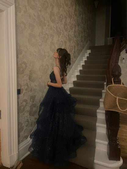 Schickes Ballkleid mit Spaghettiträgern, marineblau, Tüll, lange Ballkleider, Inspiration, Partykleid, Ballkleider RB1295