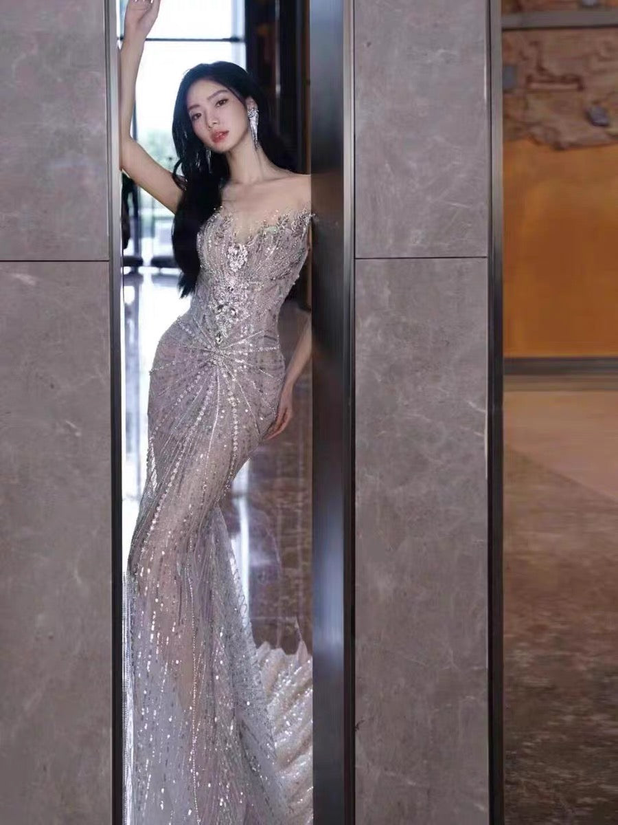 Funkelndes Meerjungfrauen-Kleid mit Herzausschnitt und weißen Pailletten für Damen – langes, formelles Ballkleid, Inspiration für den 22. Geburtstag AB1385
