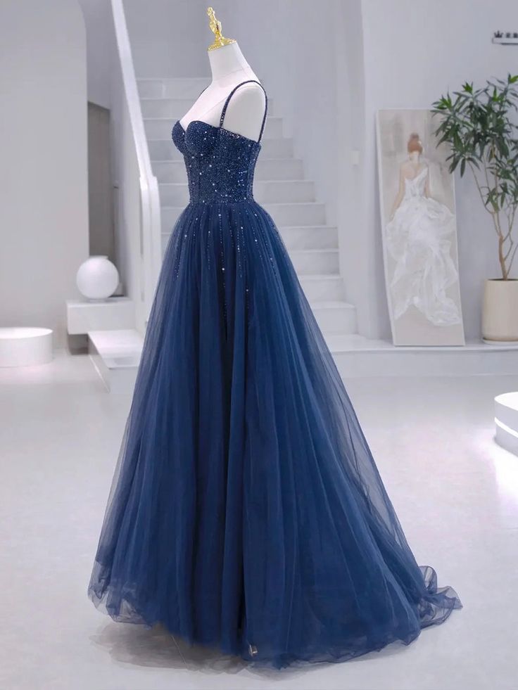 Robe de bal longue en tulle bleu marine à fines bretelles et perles argentées, coupe trapèze, AC013