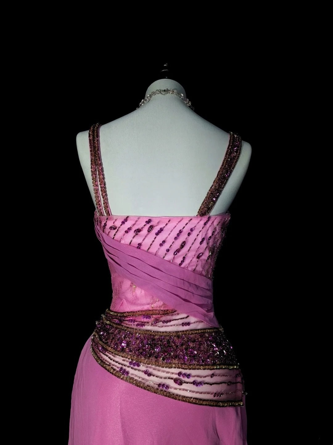 Vintage Meerjungfrauen-Abendkleid aus den 1960er Jahren mit herzförmigem Ausschnitt, Trägern, ärmellos, aus rosa Satin, N1597