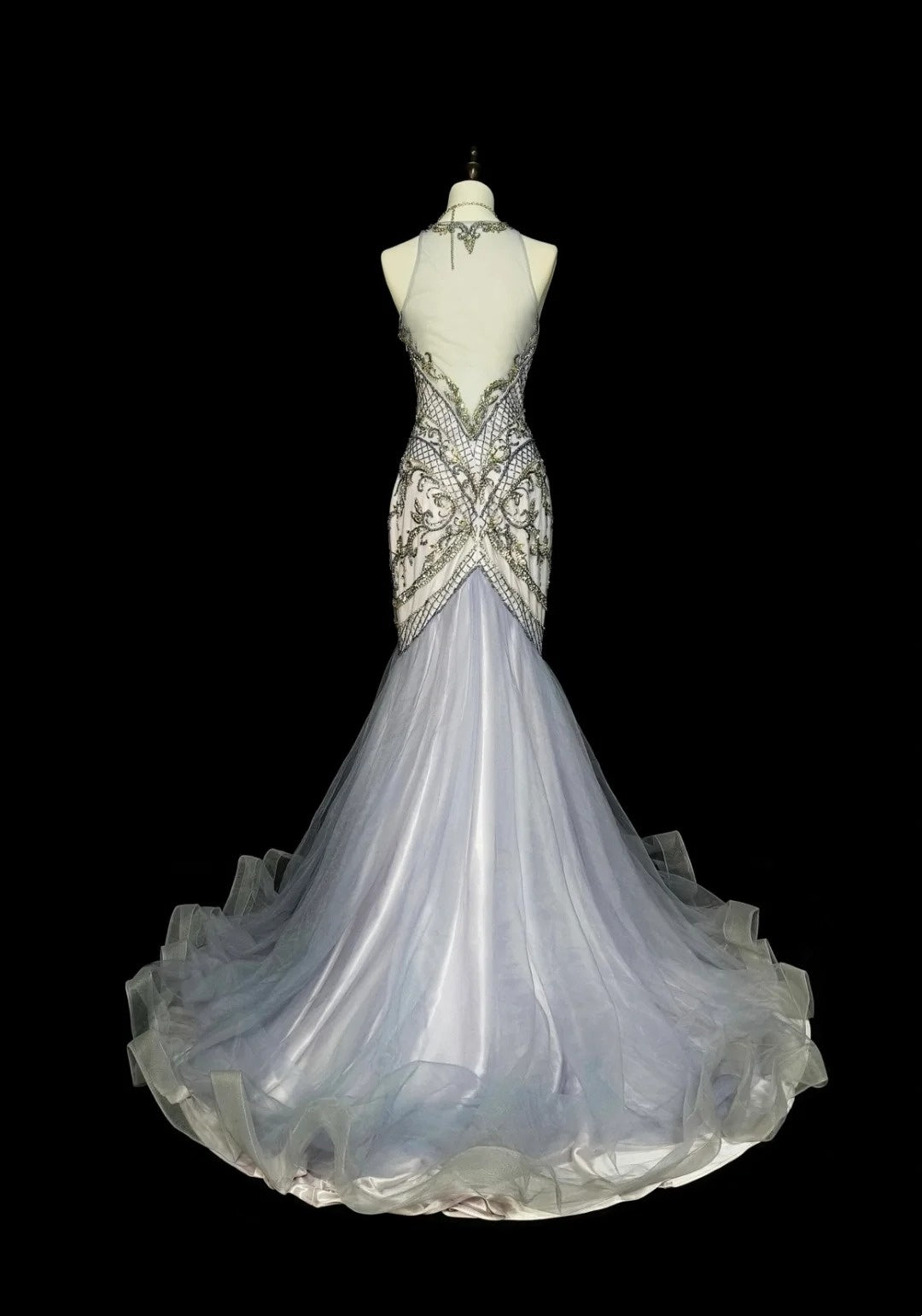 Robe de bal longue bleu ciel clair, col montant, sans manches, en tulle, style sirène, années 1960 (N1581)