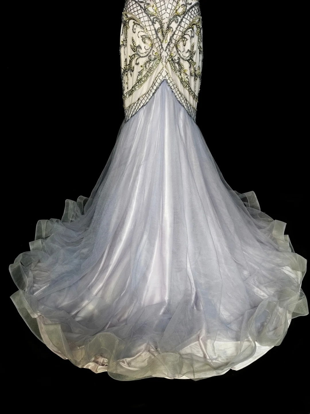Robe de bal longue bleu ciel clair, col montant, sans manches, en tulle, style sirène, années 1960 (N1581)