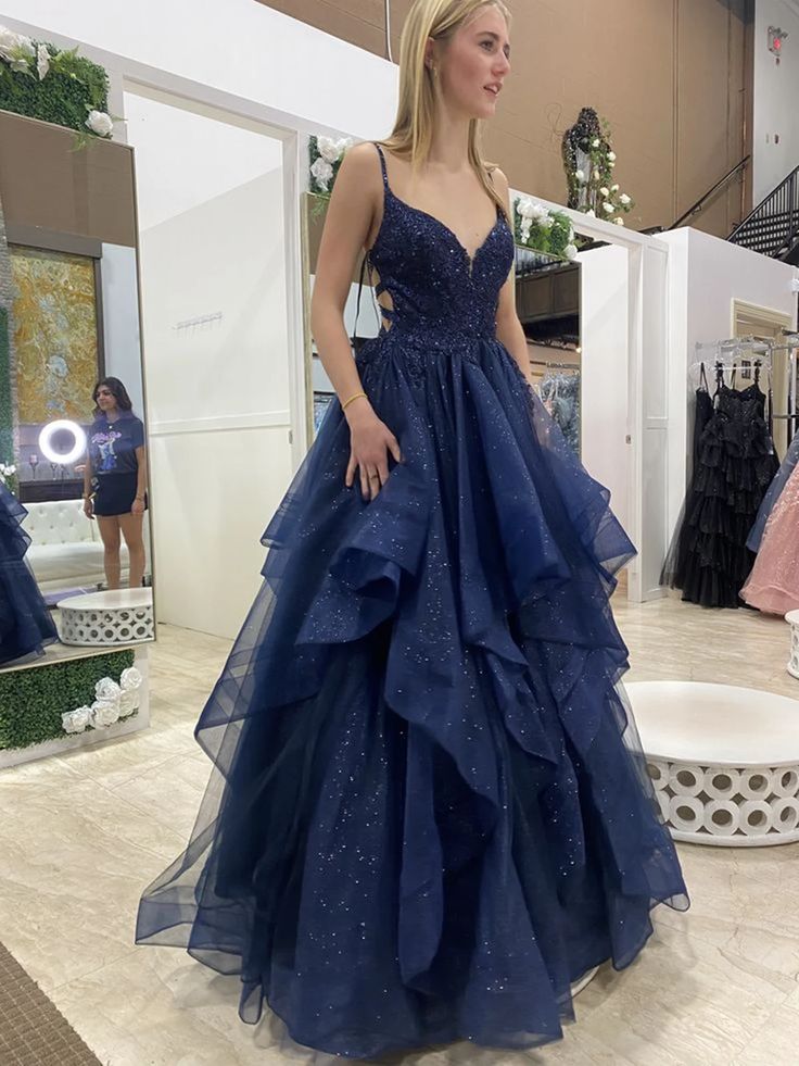 Elegant Ball Gown Spaghetti Straps Burgundy Layers Long Prom Dresses Inspiration Trending Evening Gowns Formal Prom Dress B312