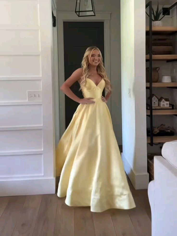 Einzigartiges, langes, hellgelbes Satin-Abendkleid mit Spaghettiträgern in A-Linie – Inspiration für formelle Abendgarderobe AB737