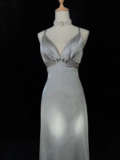 Robes de Bal Élégantes Inspiration Sirène Bretelles Fines Argentées Robe de Soirée Satinée sans Manches Vintage N3181