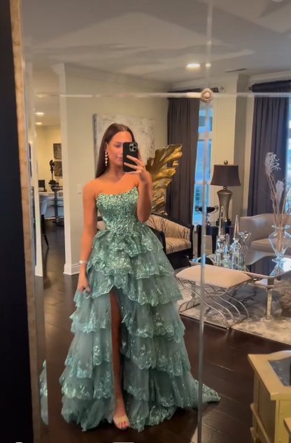 Modest Ball Gown Strapless Light Green Lace Sleeveless Classy Prom Dresses Inspiration Party Dress Princess Graduation Dress B648