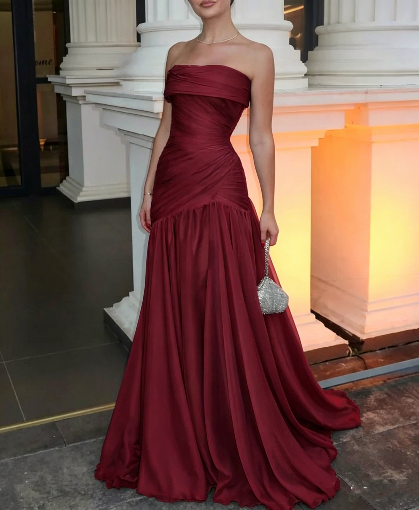 Wunderschönes, schickes, blaues, trägerloses, ärmelloses, langes A-Linien-Abendkleid mit Faltenrock AB393