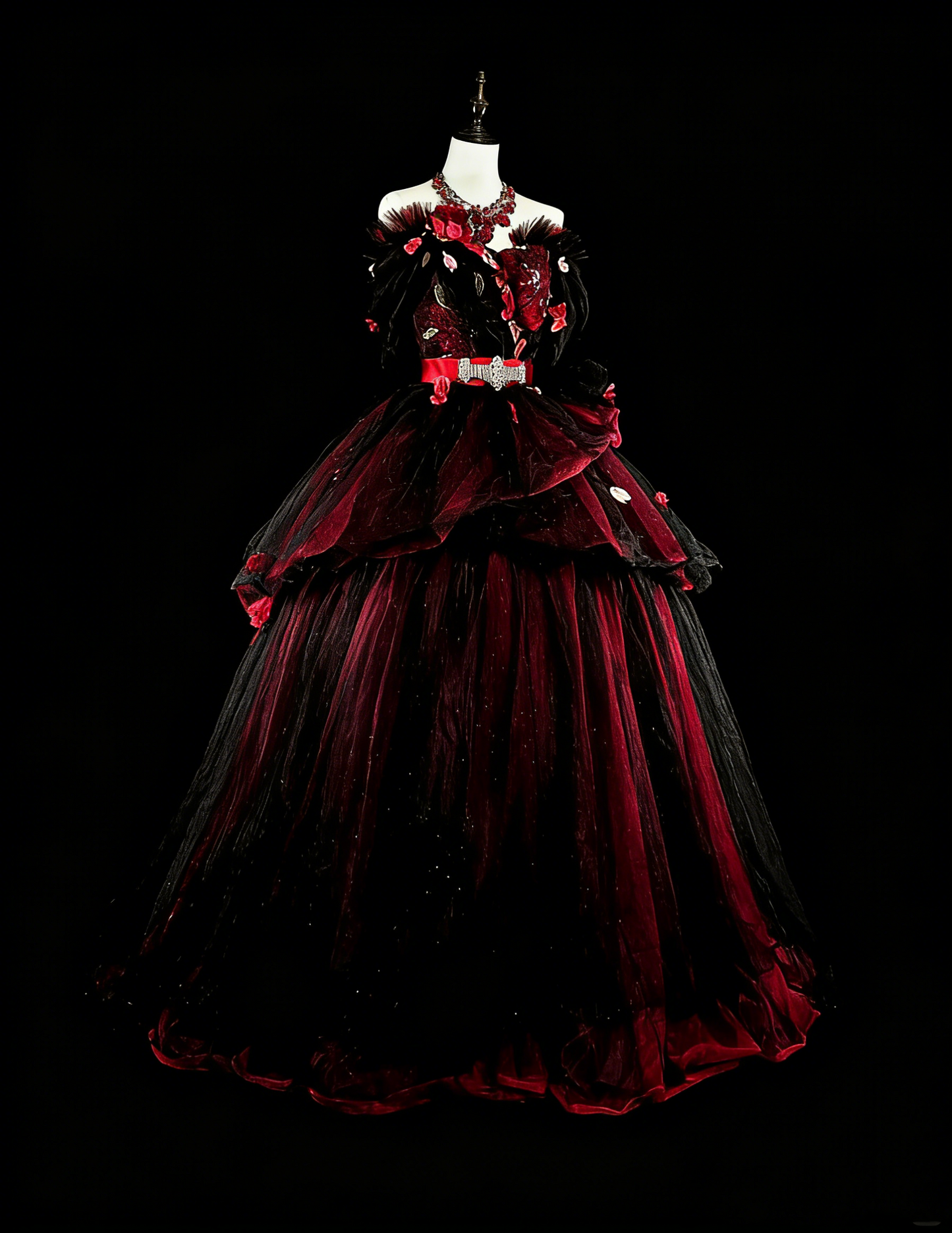 Robes de bal modestes Robe de bal bustier en tulle bordeaux avec applique longue robe de quinceañera N3066
