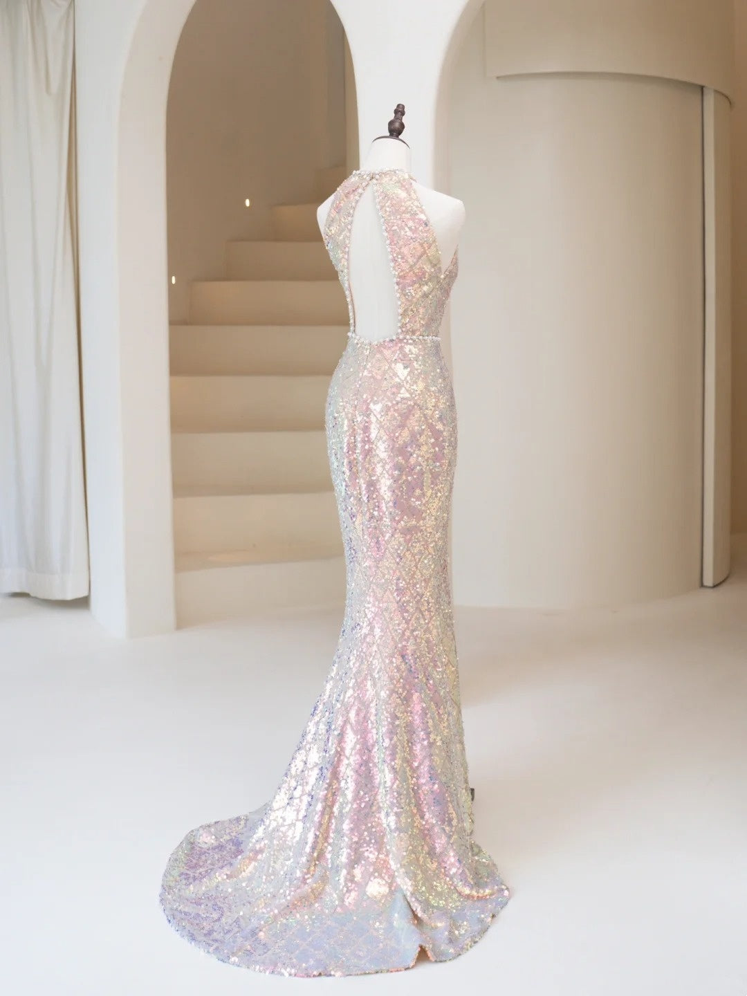 Robe de bal longue sirène à paillettes et décolleté en V, bretelles ornées de sequins, inspiration tenue de soirée N229