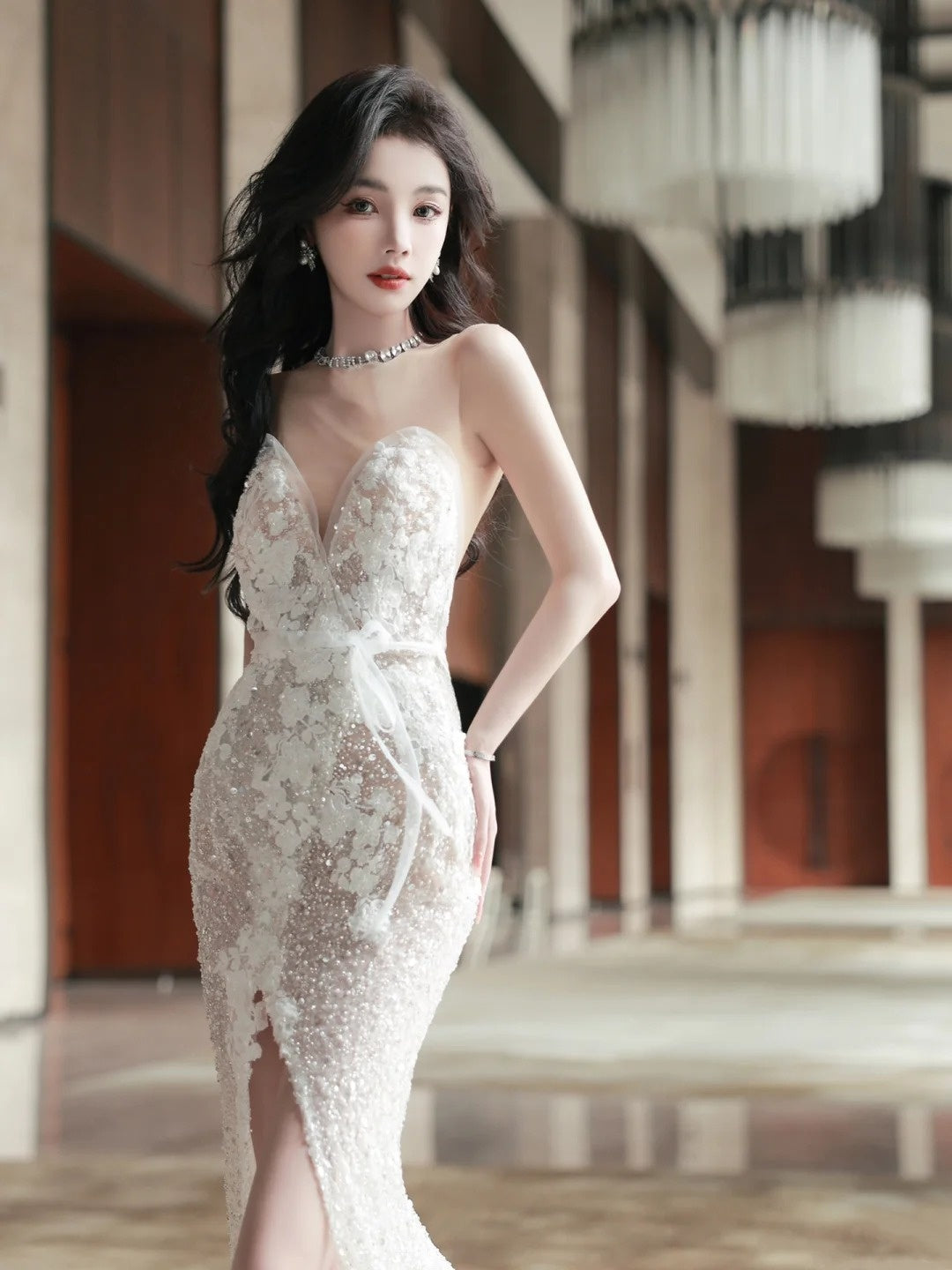 Robe de mariée féerique style sirène, décolleté cœur, dentelle blanche, longue, coupe ajustée, N1088