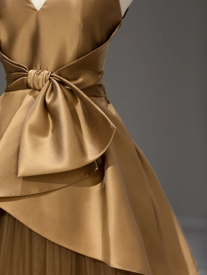 Robe de bal élégante en satin doré col en V, longues robes de soirée Inspo Tenues de soirée RB3996