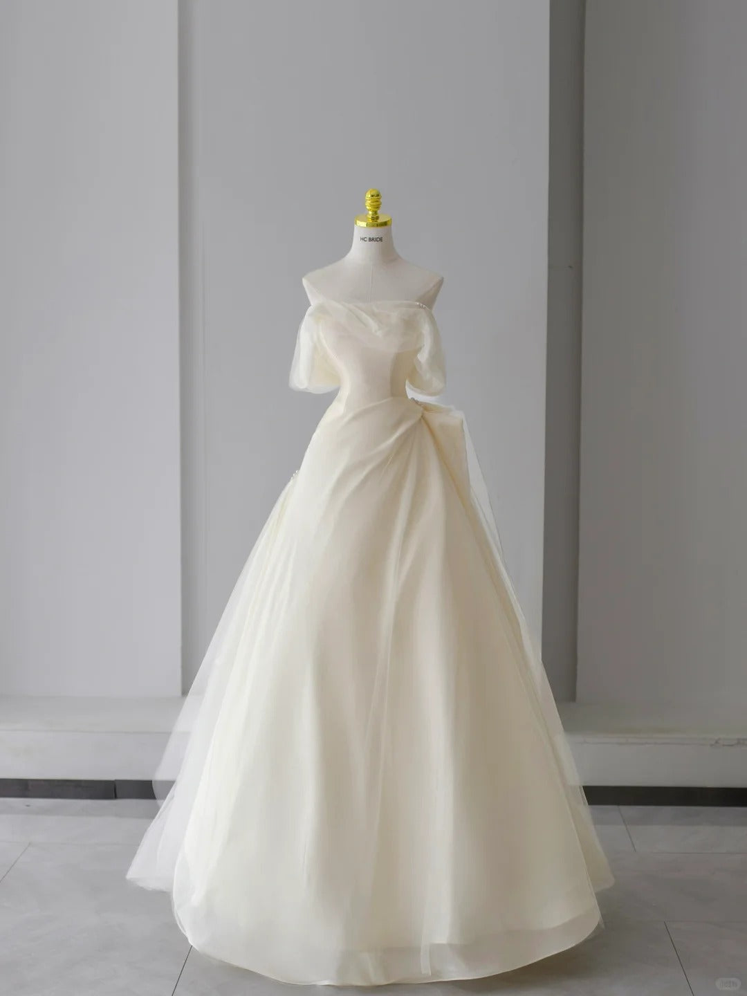 Princess Wedding Dresses Ball Gown Off The Shoulder With Short Sleeves Bridal Gown N3091