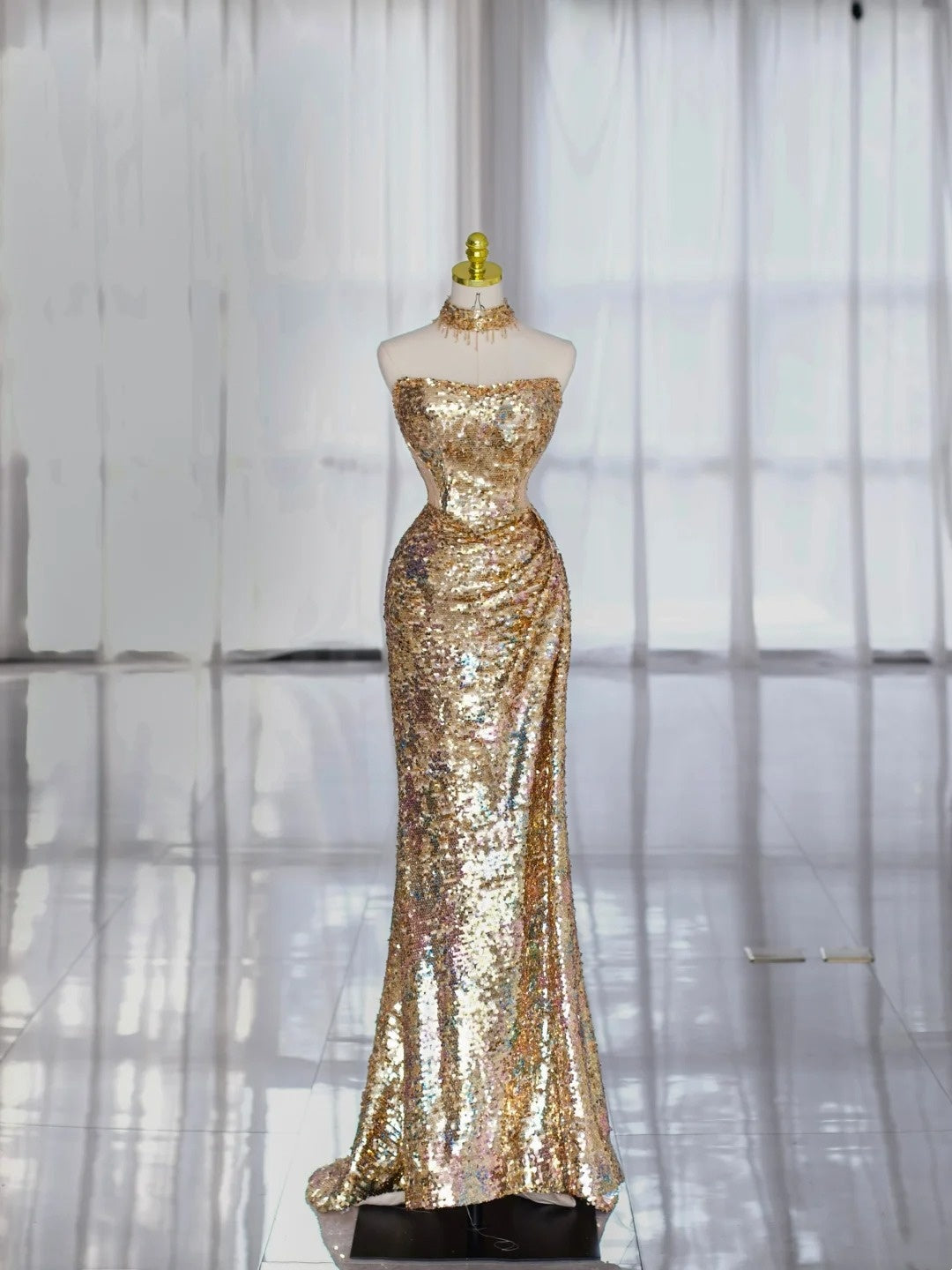 Élégantes Robes de Bal Sirène bustier à sequins dorés avec longue robe de soirée plissée N2941