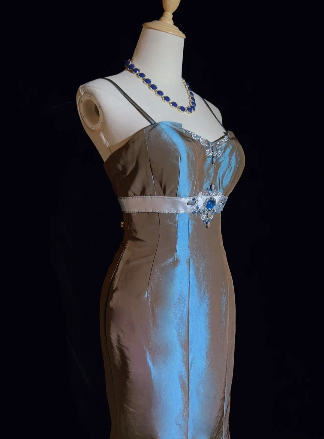 Verträumte 90er Abschlussballkleider Meerjungfrau Spaghettiträger Satin mit Perlen Abendkleider N3825