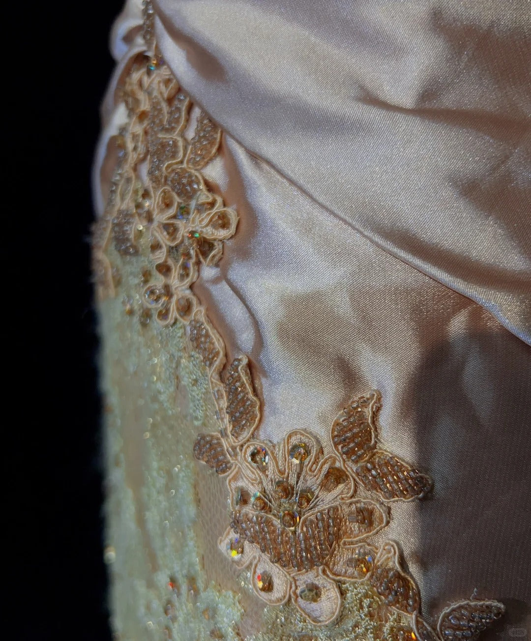 Glamour Meerjungfrau-Abendkleider Trägerlos Blush-Pink Satin Goldspitze mit Perlen Formal N3835