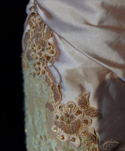 Glamour Meerjungfrau-Abendkleider Trägerlos Blush-Pink Satin Goldspitze mit Perlen Formal N3835