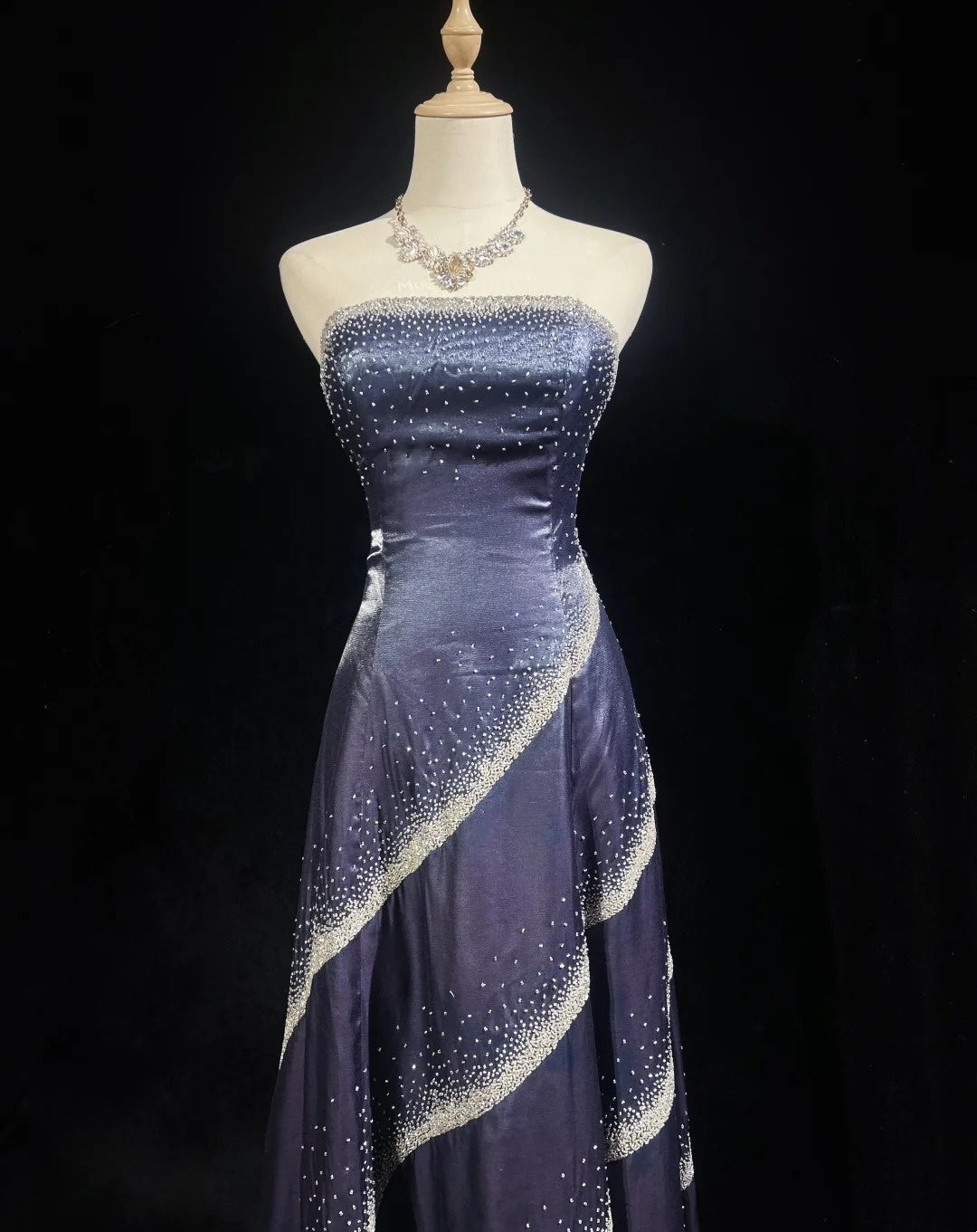 Beautiful Prom Dresses A line Strapless Navy Blue With Beaded Backless Long Formal Evening Outfits N3675