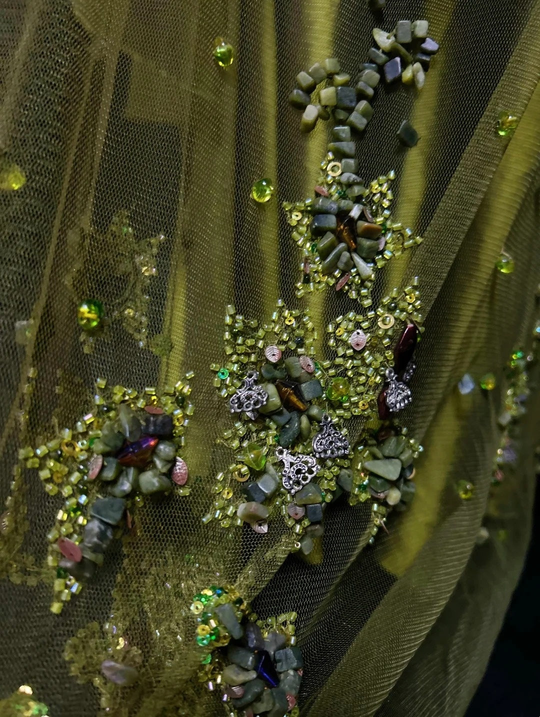 Robe de bal longue en satin vert olive à fines bretelles, style sirène vintage des années 2000 N2575