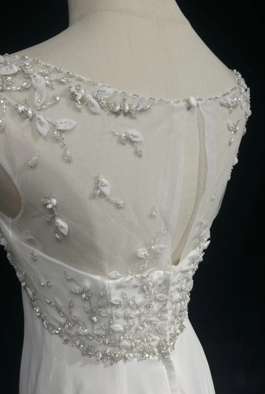 Robes de mariée de fantaisie de conte de fées A ligne Scoop Perles blanches Robe de mariée longue Robes de mariée N2600