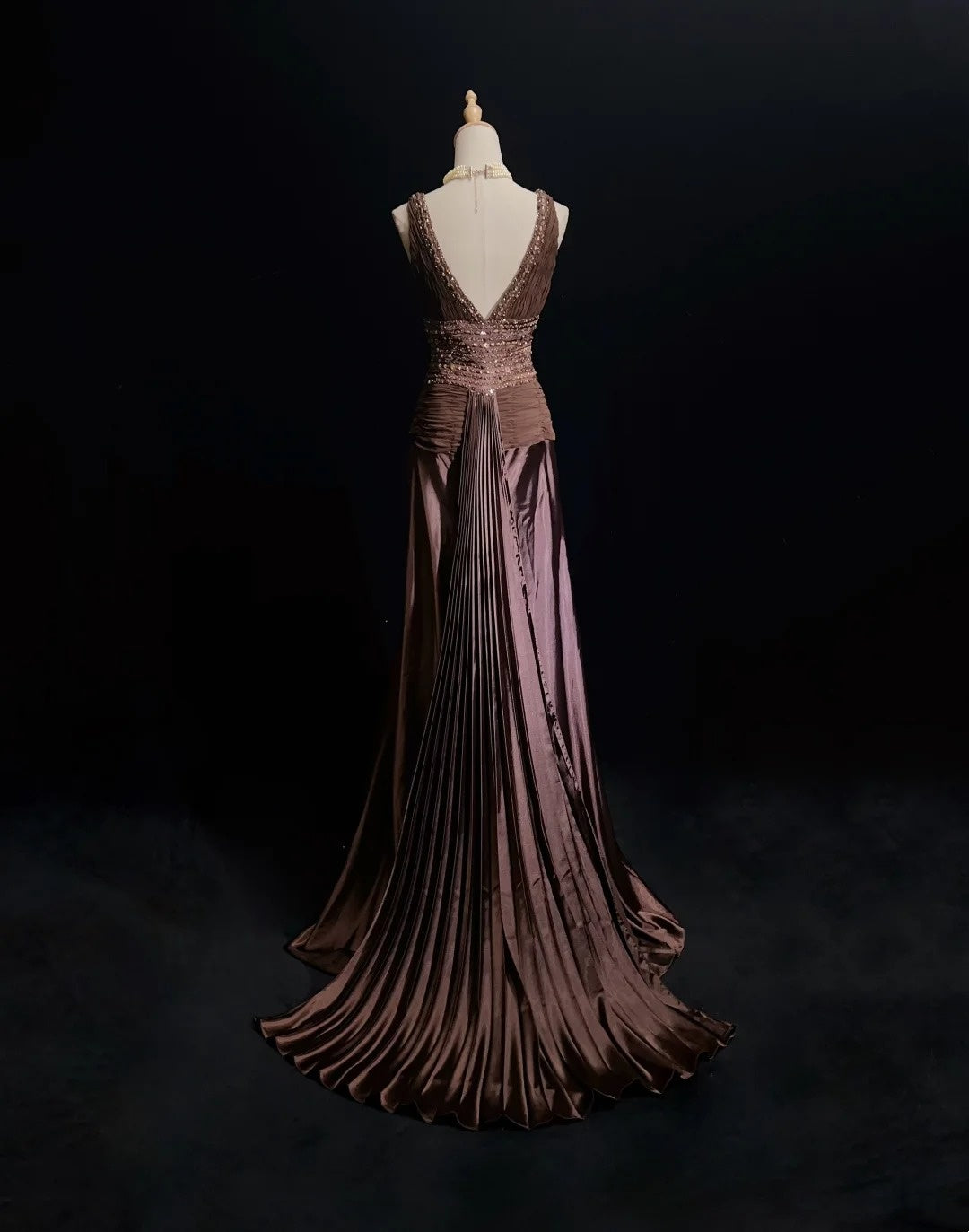 Vintage Ballkleider Meerjungfrau Schokolade Chiffon V-Ausschnitt mit Perlen Lang Festliches Kleid N2453