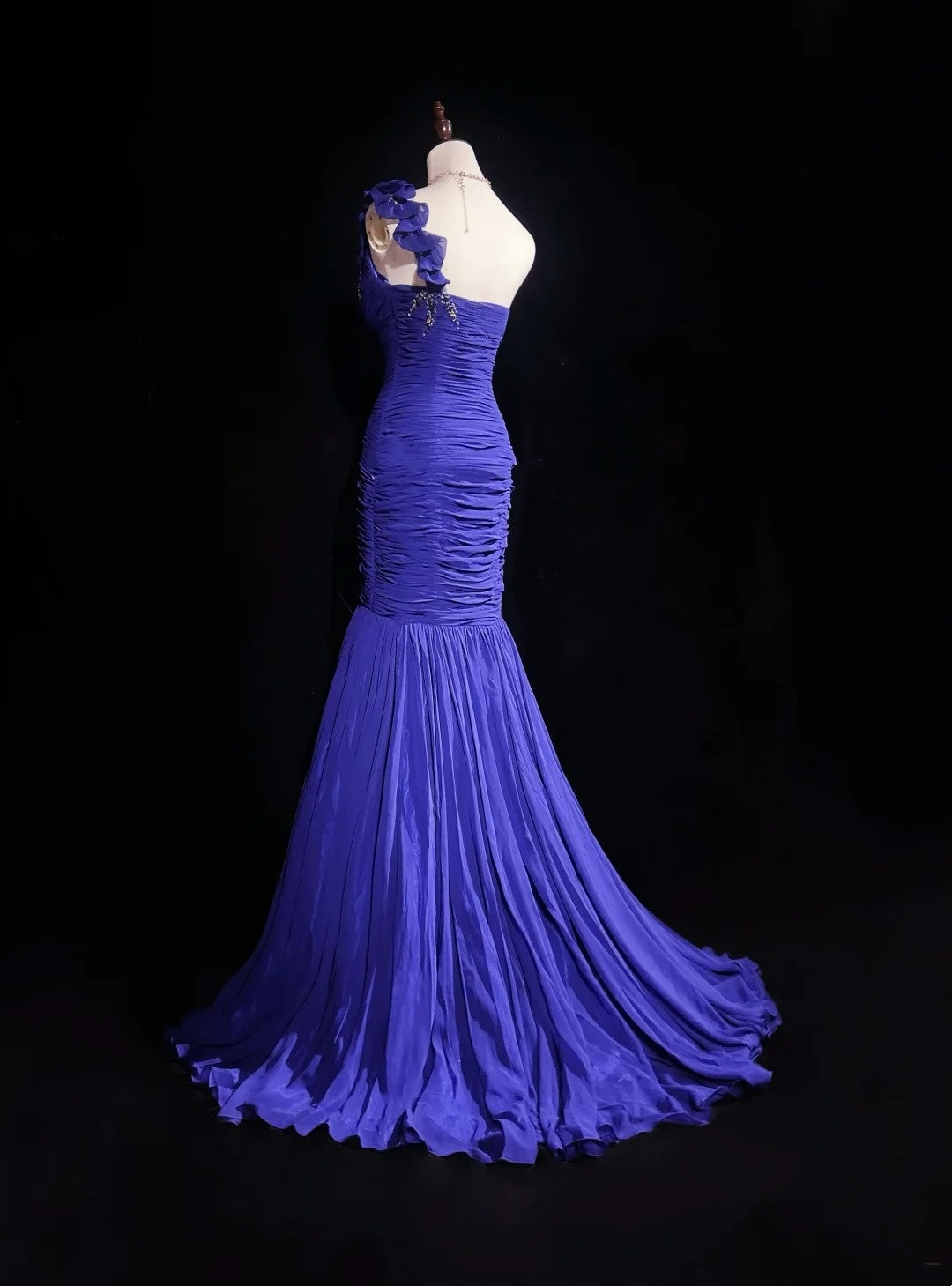 Robes de Bal Vintage Sirène Asymétrique Bleu Royal Mousseline de Soie avec Perles Fleurs 3D Robe Longue de Soirée N2458