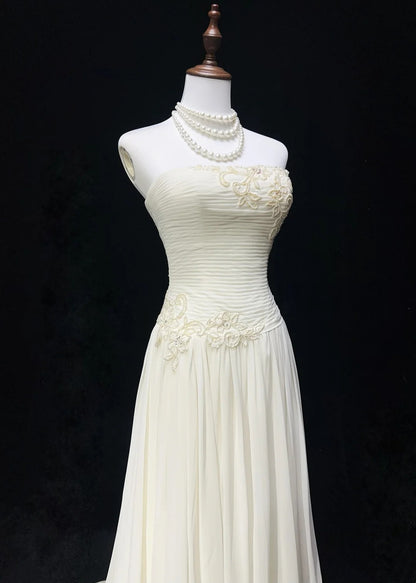Zeitlose Hochzeitskleider, A-Linie, trägerlos, weißer Chiffon mit applizierter langer Brautrobe N3013