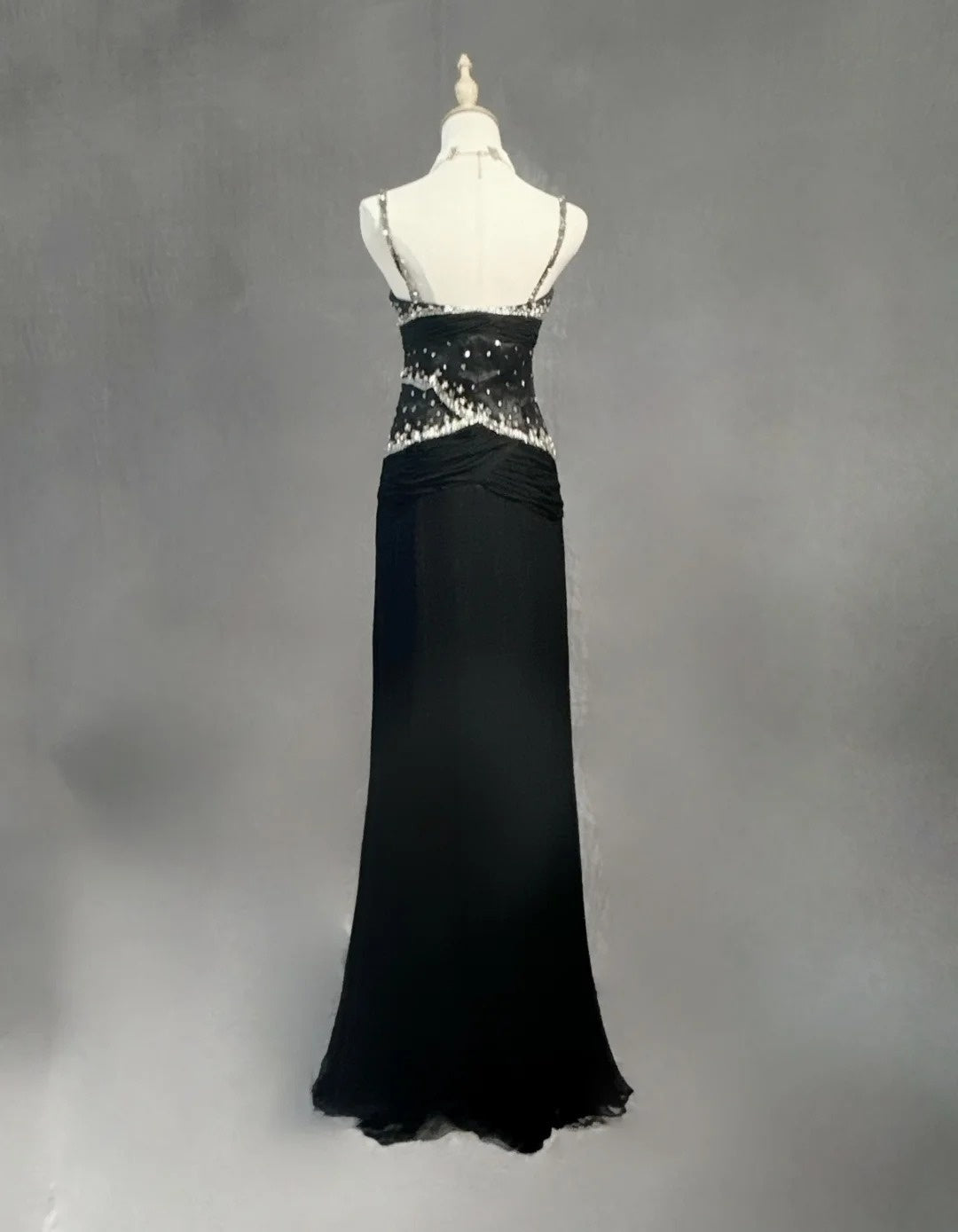 Bescheidene Ballkleider Meerjungfrau Spaghetti-Träger Schwarz Krawatte Chiffon mit Perlen Abendkleid N3857