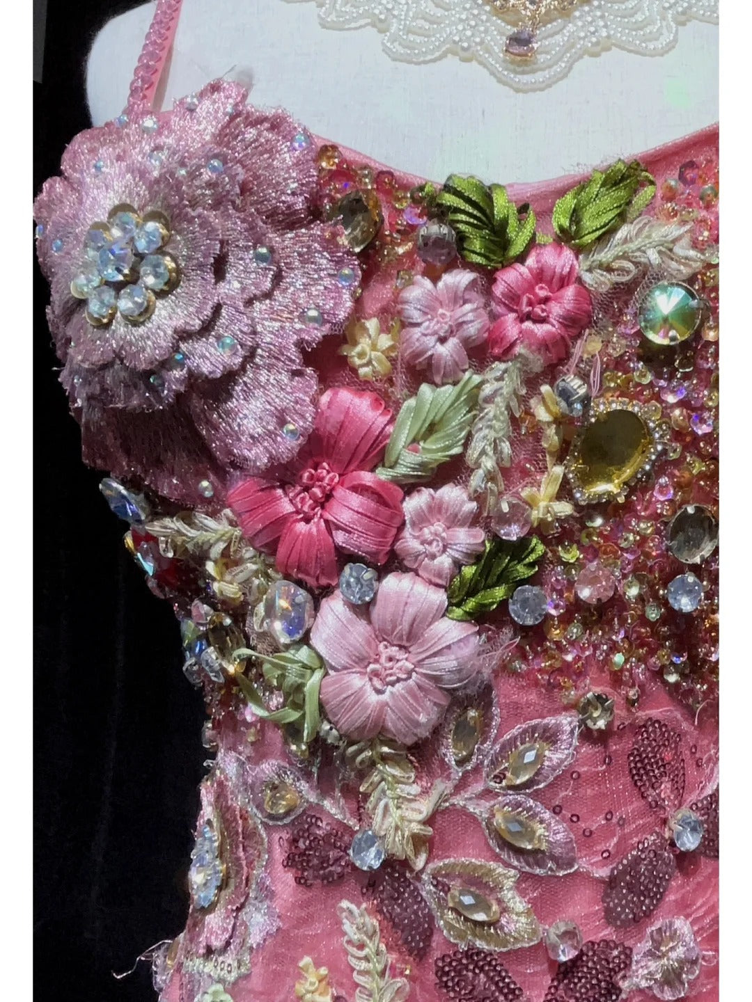 Belles robes de bal sirène à bretelles spaghetti roses avec perles et fleurs longues tenues de soirée N3318