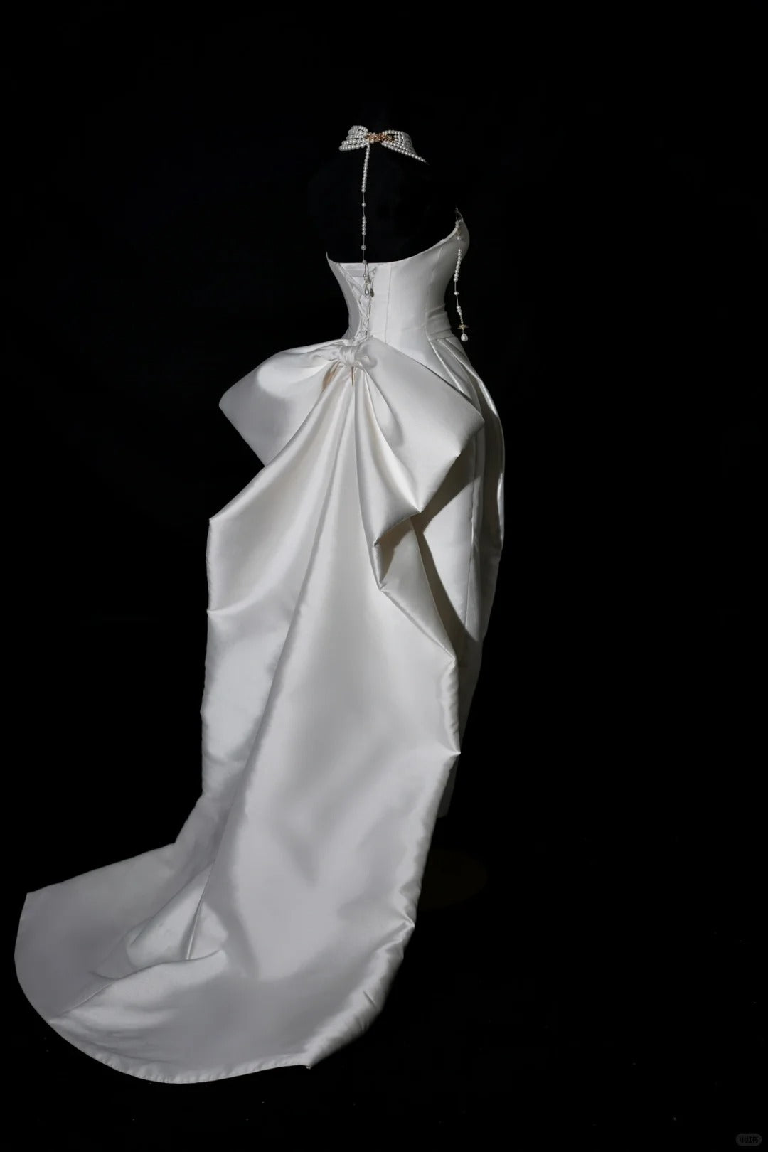Robe de mariée fourreau unie, décolleté cœur, en satin plissé, robe de mariée longue et ajustée AB2530