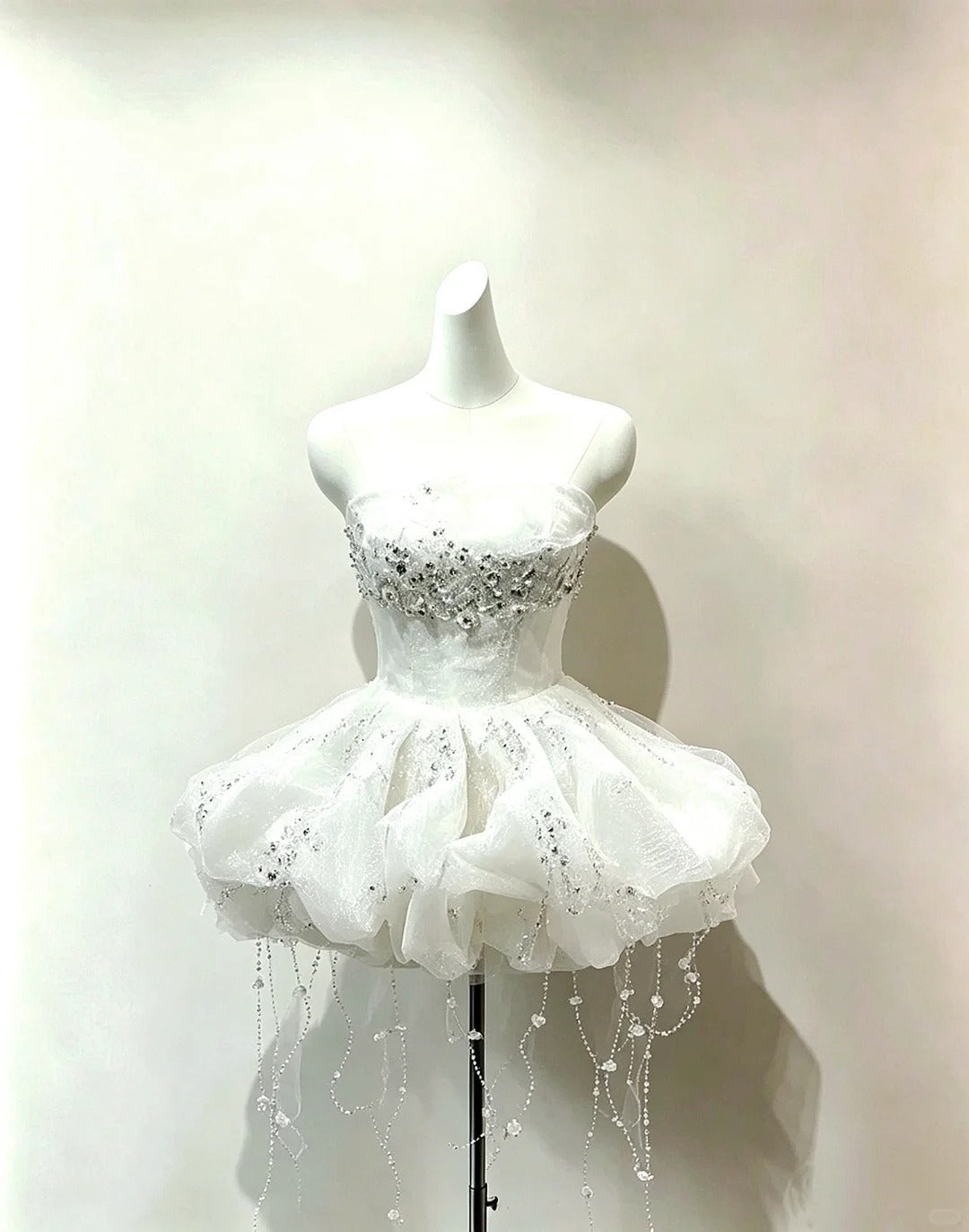 Pretty Ball Gown Strapless White Organza Mini Short Cocktail Homecoming Dresses Ideas Hoco Outfits RB4902