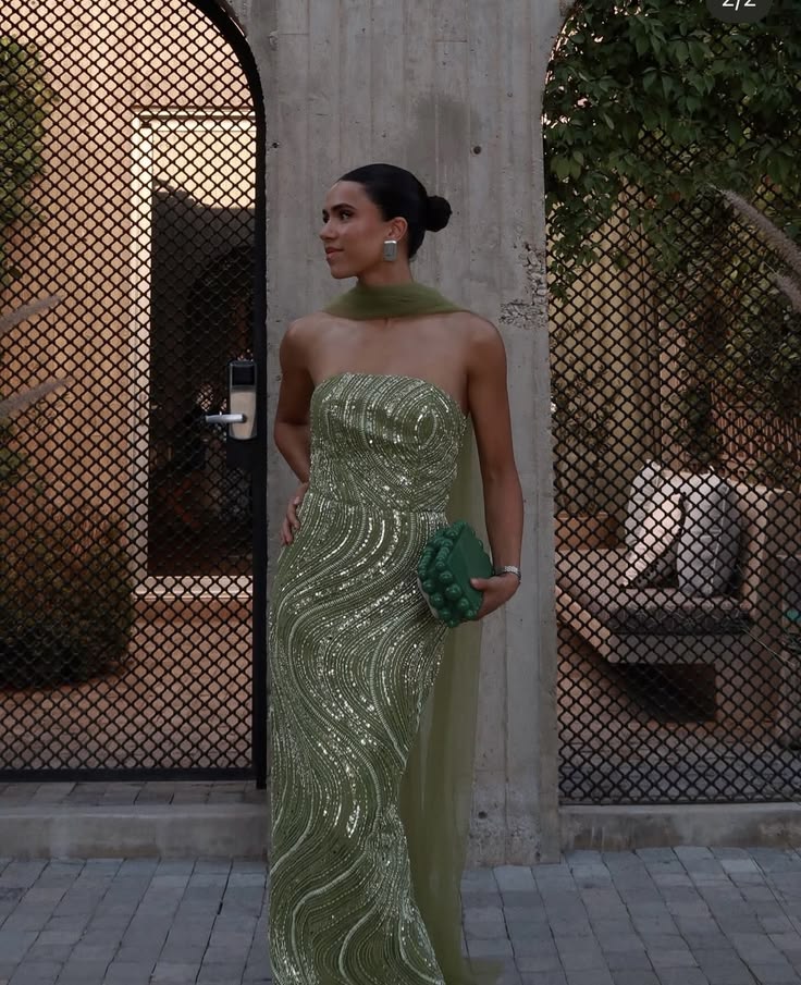 Magnifique Robe de Bal Vert Clair sans Bretelles sans Manches Longueur Ras du Sol pour Femmes Robe de Bal Luxueuse en Cristal Scintillant N2350