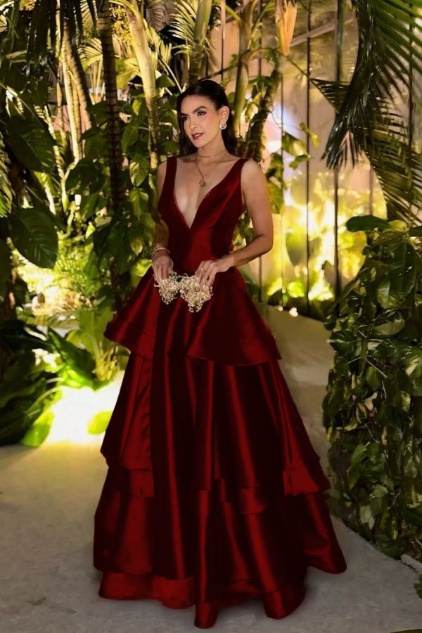 Robe de bal longue sans manches à bretelles, décolleté en V profond et plis, style trapèze, idéale pour un anniversaire (AB2313)