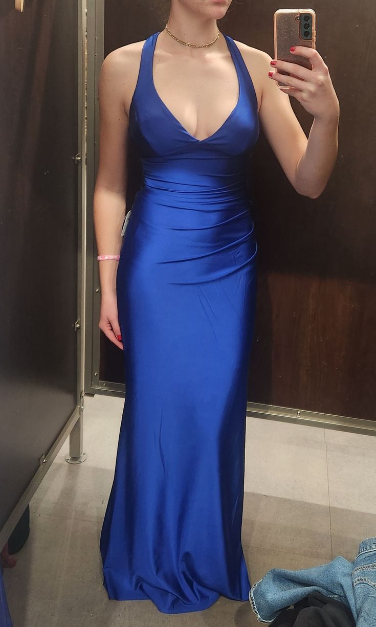Robe de soirée sirène à fines bretelles bleu roi, dos nu et fente, idéale pour les jeunes filles (N1125).