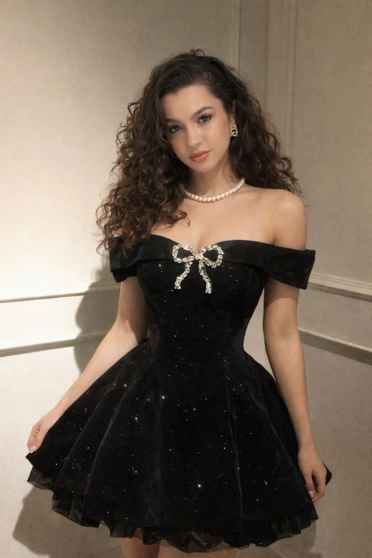 Flirty Short Homecoming Dresses Ball Gown Off The Shoulder Black Velvet Senior High Shool Graduation Mini Hoco Outfits RB4550