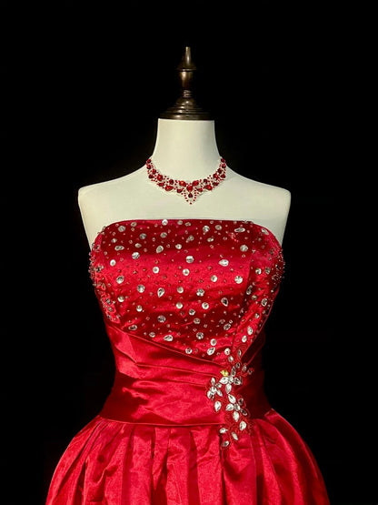 Robe de bal vintage bustier en tulle rouge, inspiration années 2000, robe de bal courte, inspiration robe de soirée N1354