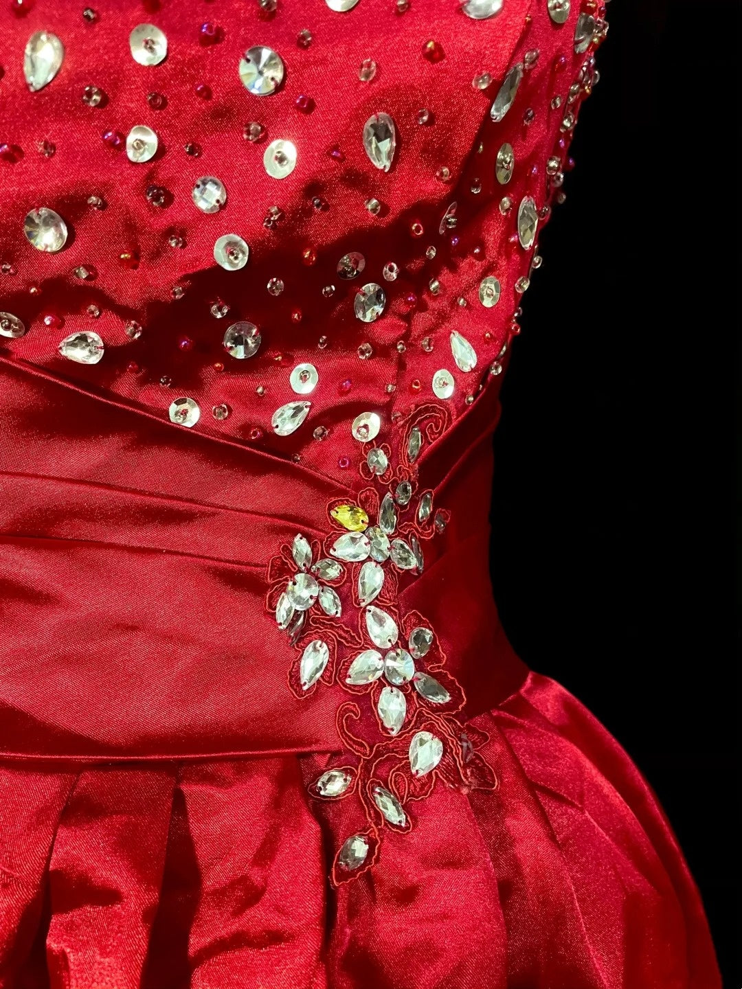 Robe de bal vintage bustier en tulle rouge, inspiration années 2000, robe de bal courte, inspiration robe de soirée N1354