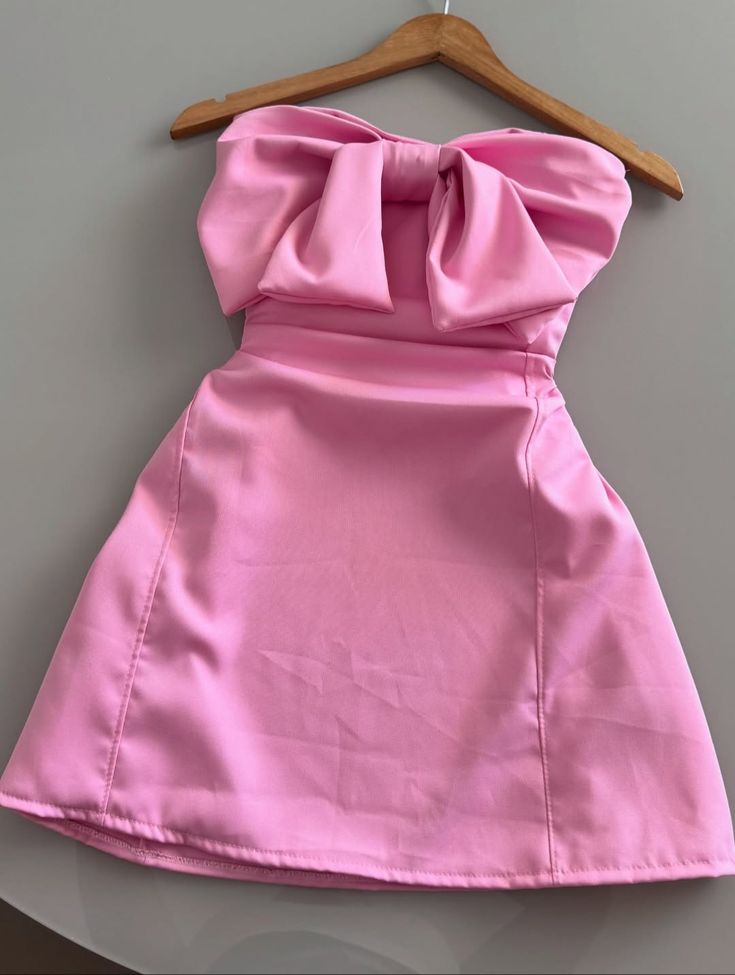 Flirty A-Linie Trägerlos Pink Satin Freshman Highschool Grad Kurz Mini Hoco Outfits Heimkehr Kleider RB4404