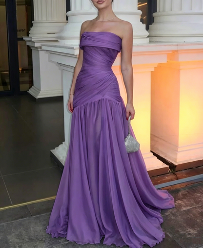 Wunderschönes, schickes, blaues, trägerloses, ärmelloses, langes A-Linien-Abendkleid mit Faltenrock AB393