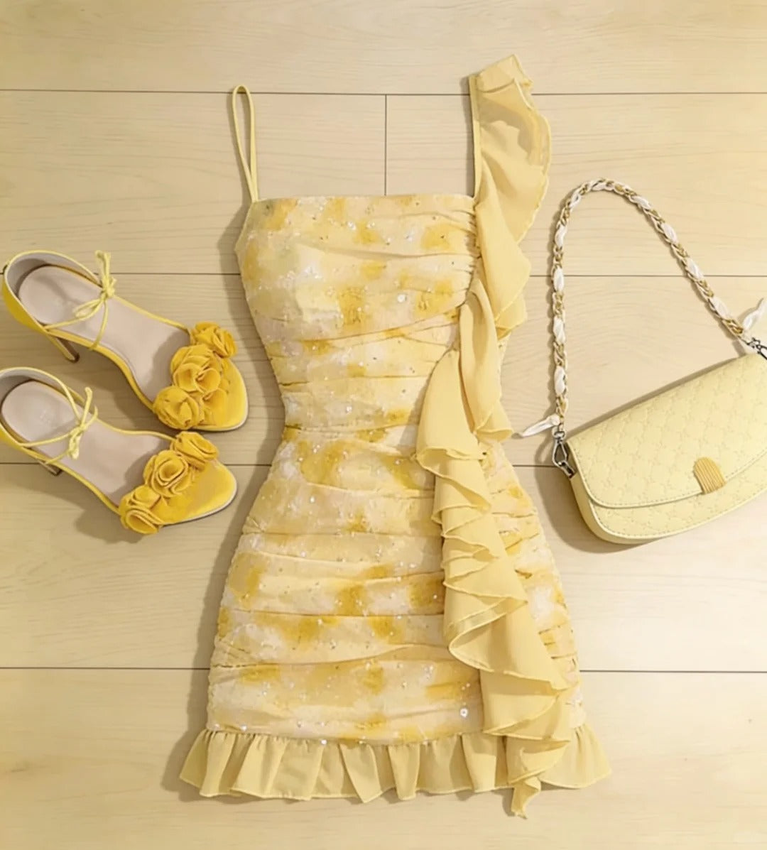 Jolie Robe Courte de Soirée en Mousseline Florale Jaune avec Bretelles Fines Hoco Tenues RB4695