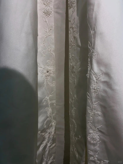 Zeitlose Hochzeitskleider Ballkleid Trägerlos Elfenbein Mit Rüschen Perlenbesetztes Langes Brautkleid N3431