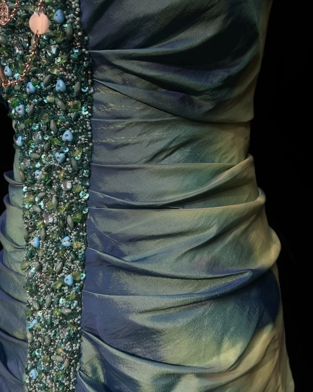 Élégantes robes de bal sirène en taffetas vert bustier perlé sans manches longue robe de soirée N2896