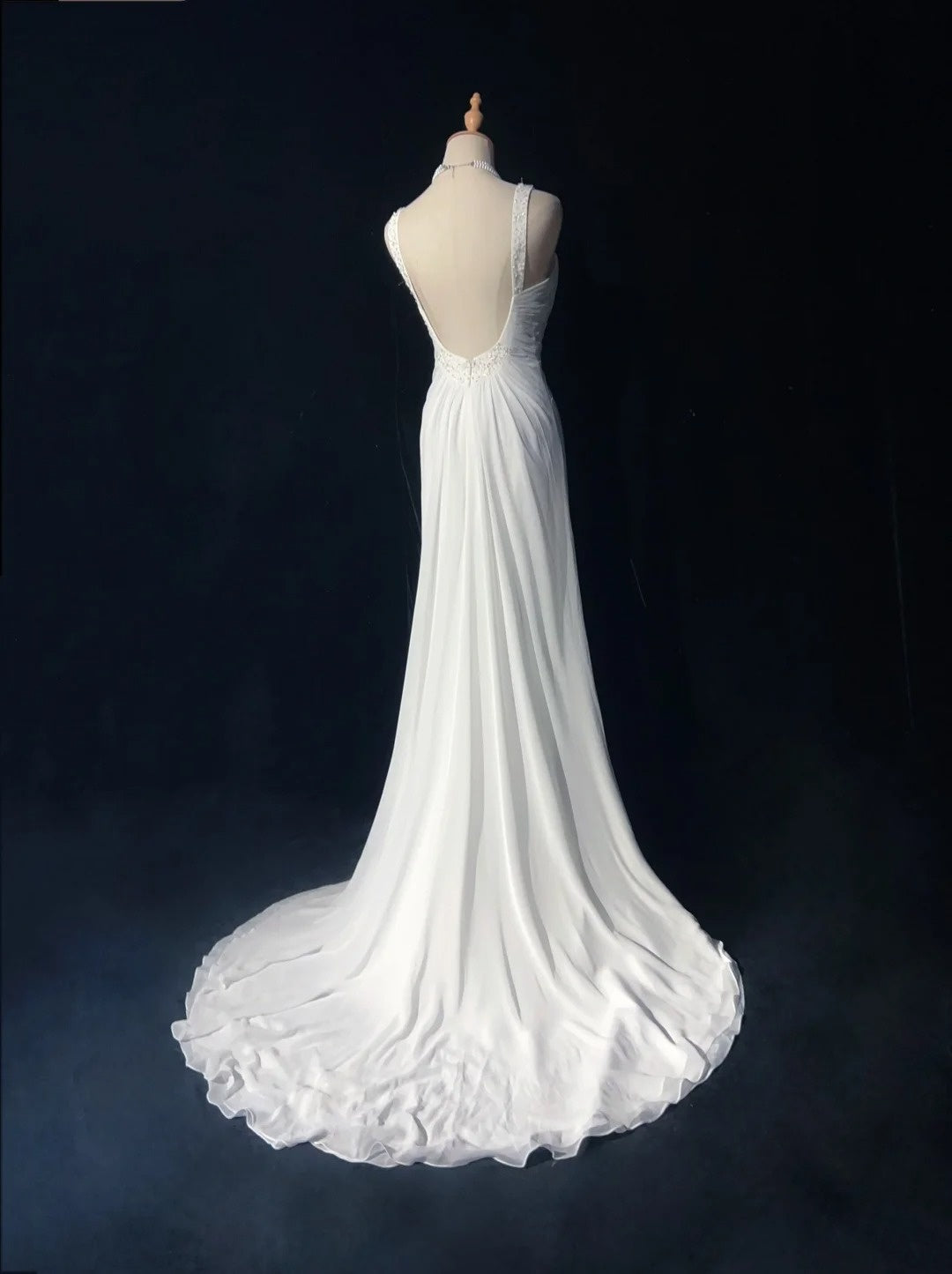 Robes de bal blanches simples, coupe trapèze, col en V, mousseline sans manches avec perles, robe de soirée semi-formelle N3820