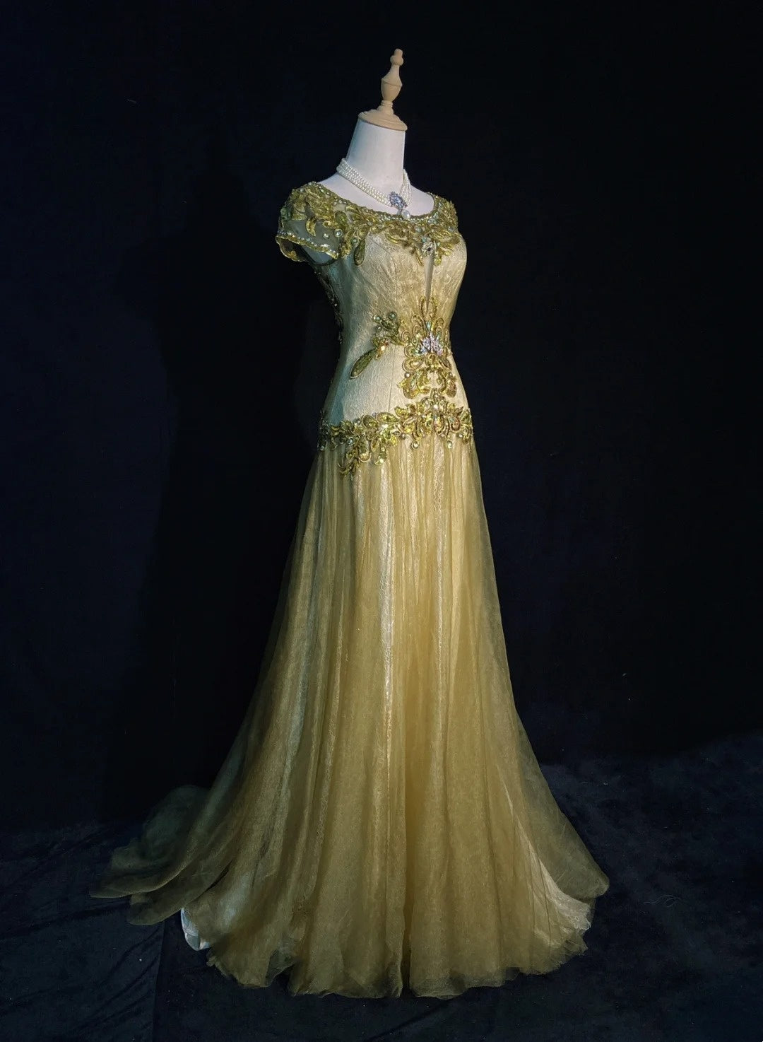 Robes de Bal Vintage Années 90 Sirène Col Bijou Tulle Doré Avec Perles Longue Robe de Soirée Semi-Formelle N3674